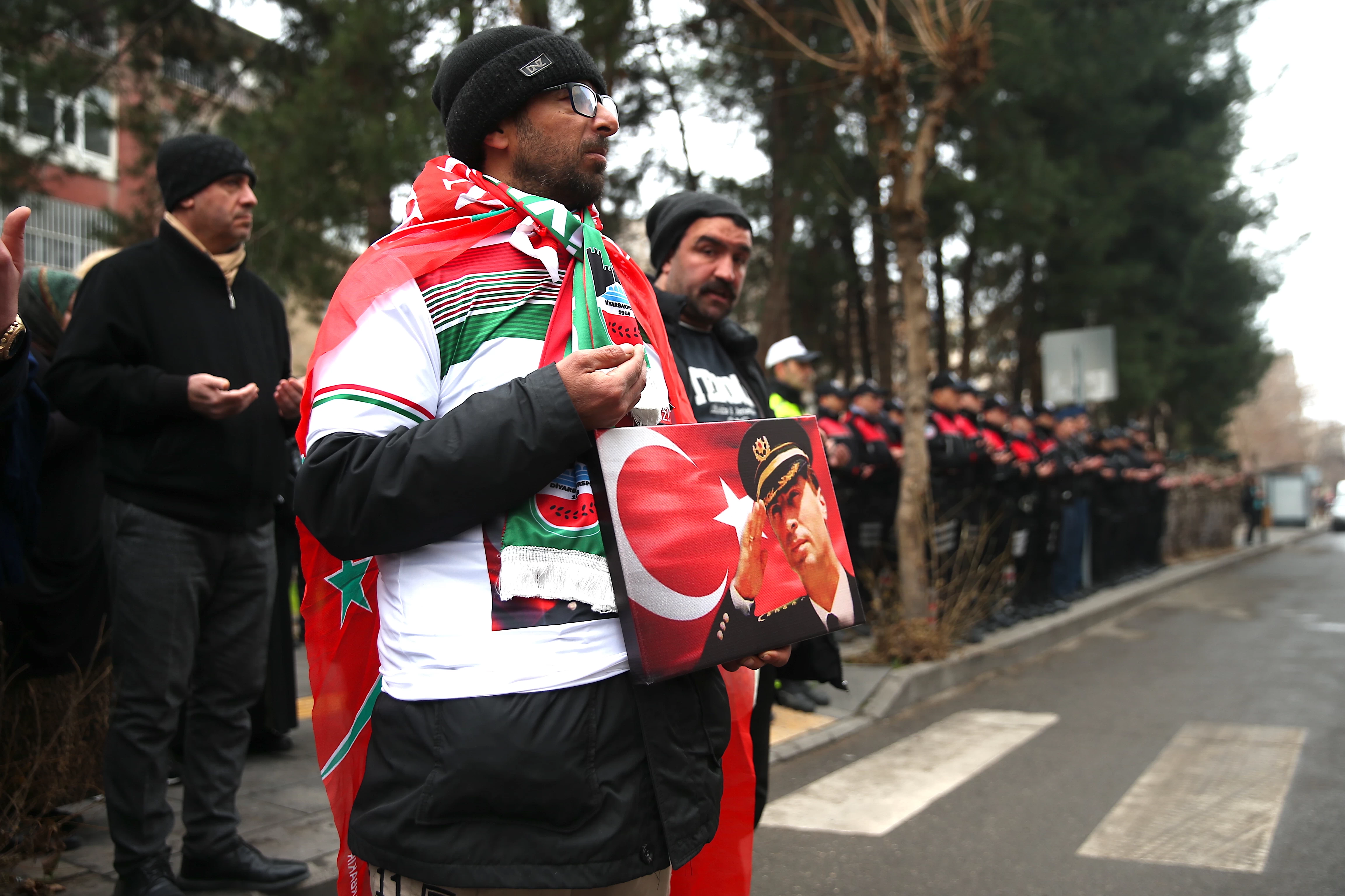 Şehit Gaffar Okkan ve 5 polis memuru unutulmadı