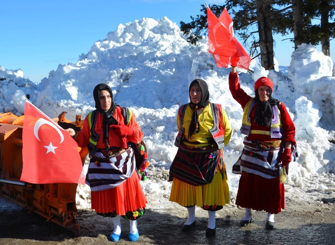 Sarıkamış Şehitleri Sis Dağı'nda anıldı!