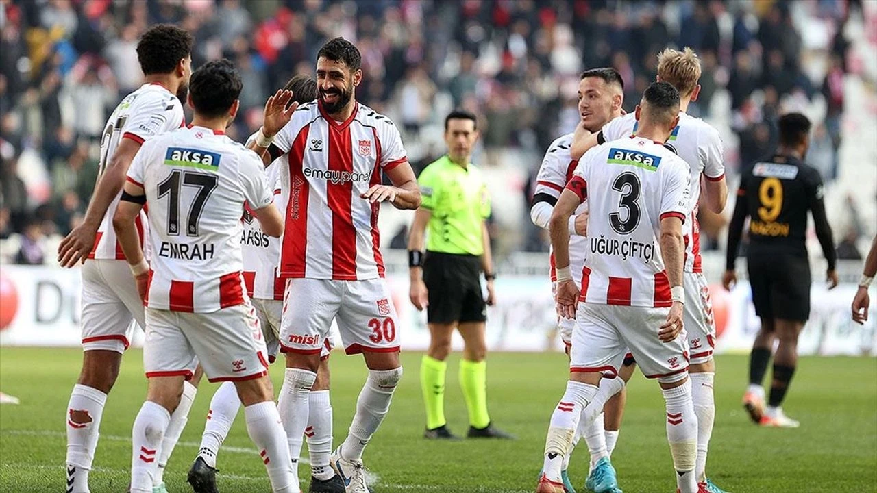 Sivasspor 8 maçlık galibiyet hasretine son verdi